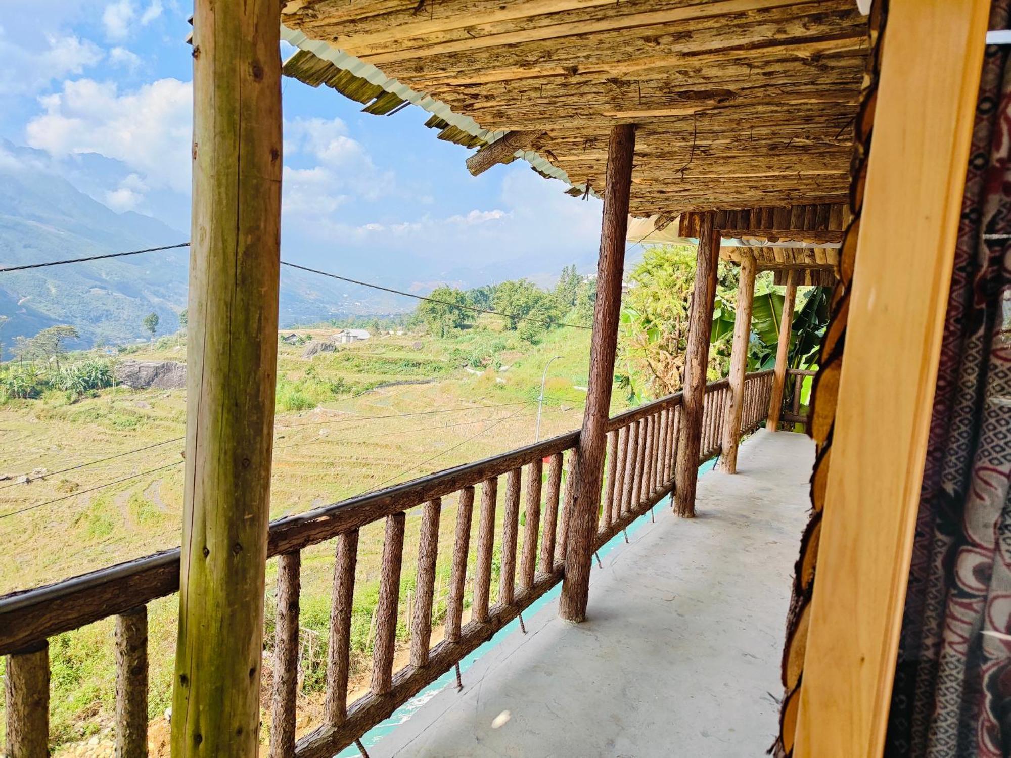 Hmong Wooden Home Sa Pa Cameră foto