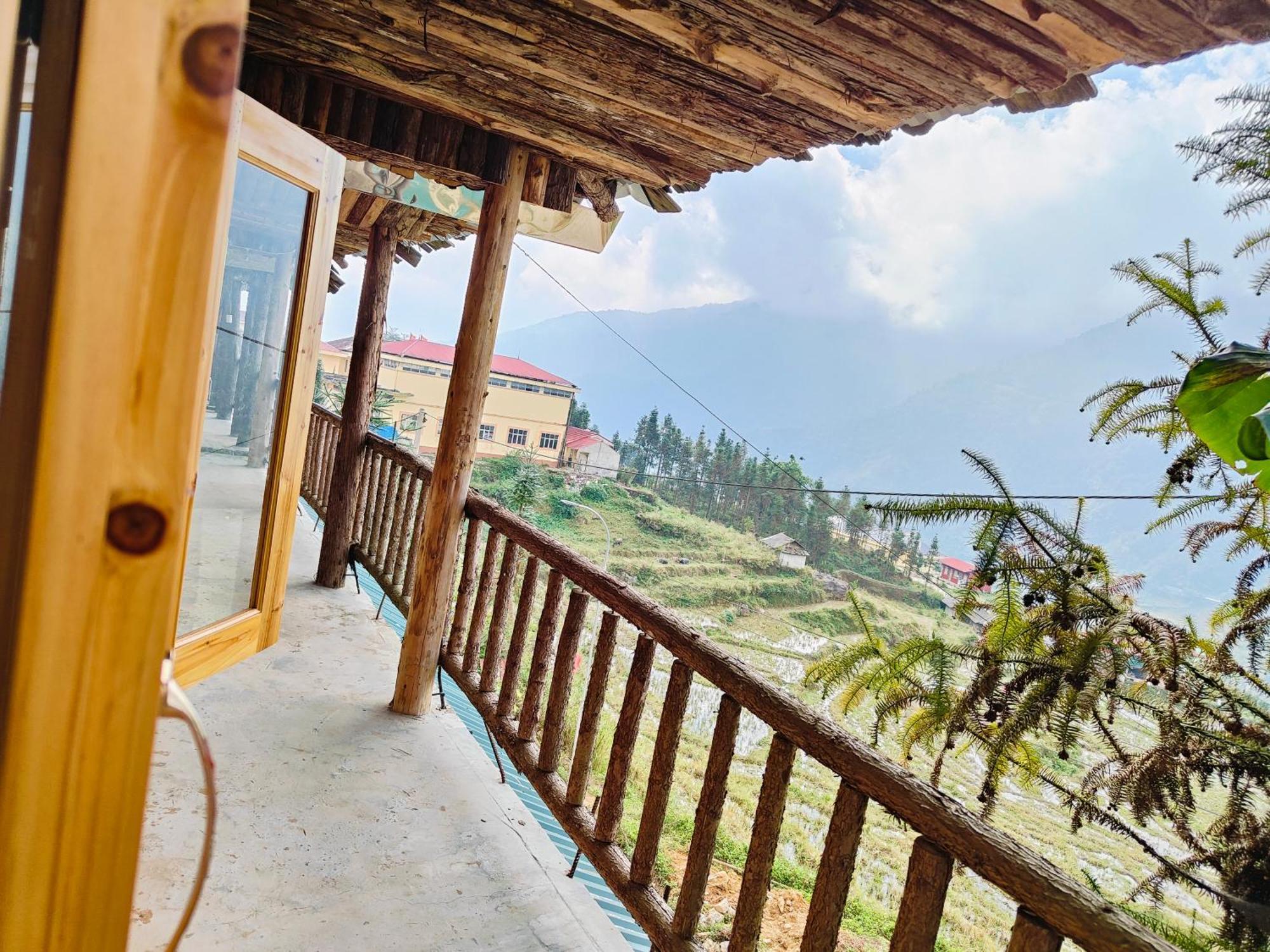 Hmong Wooden Home Sa Pa Cameră foto